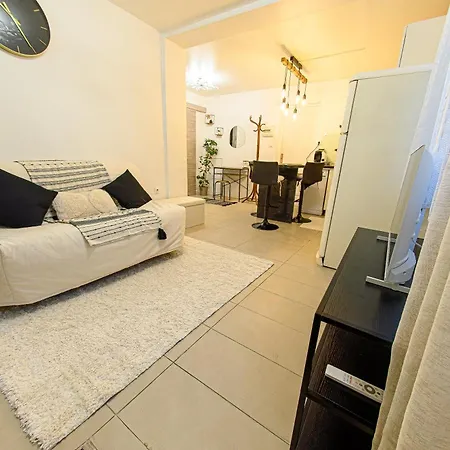 Le Cocon- Netflix - 9 Min De L'aeroport - Lumineux Apartment *