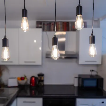 Le Cocon- Netflix - 9 Min De L'aeroport - Lumineux Apartament *